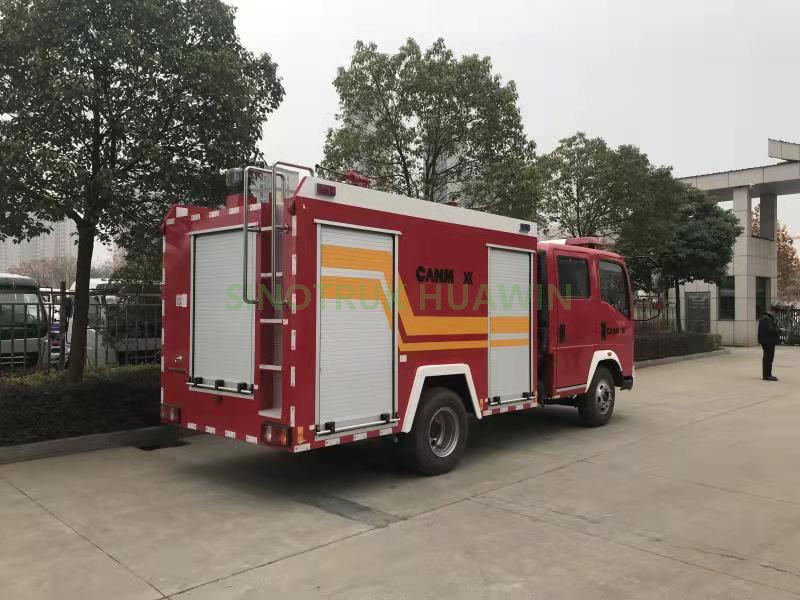 Camion de lutte contre l'incendie SINOTRUK HOWO 4 × 2