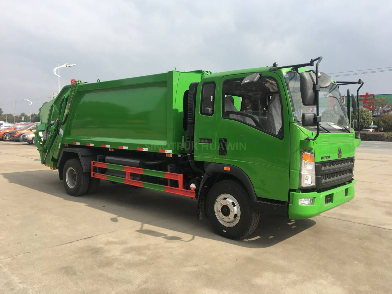 Camion compacteur de déchets SINOTRUK HOWO 4X2